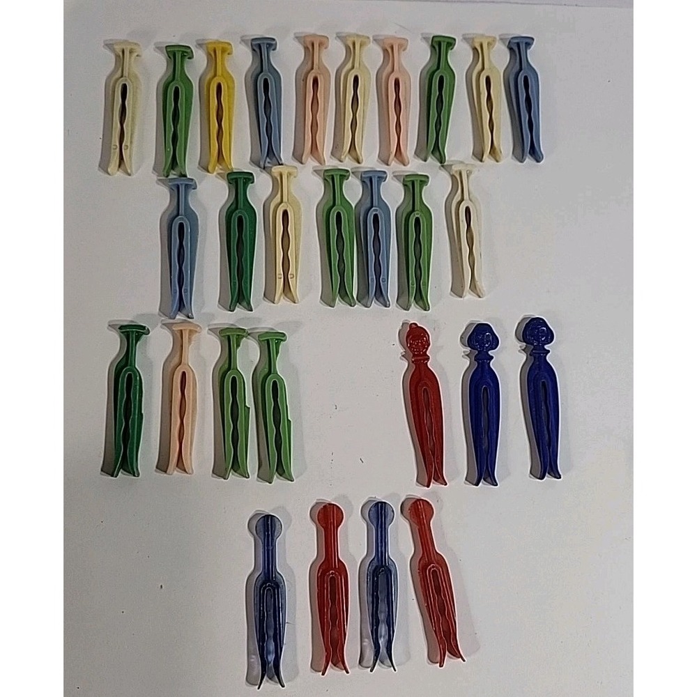 Vintage Plastic Rogers Clean Grip Bulldog Clothes Pins Lot Of 28 Multicolor
